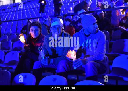 I fan del TSV 1860 Monaco presso la "Giesinger Adventssingen' nell'Gruenwalder Stadium. Foto Stock