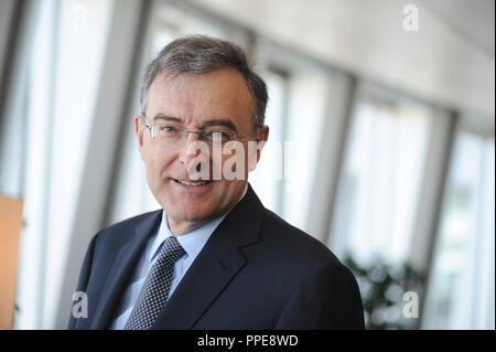 Norbert Reithofer, CEO di BMW AG, durante un'intervista con la Sueddeutsche Zeitung. Foto Stock