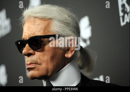 Host Karl Lagerfeld in apertura di Karl Lagerfeld Store nella Maffeistrasse nel centro di Monaco di Baviera. Foto Stock