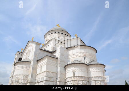 Cattedrale della Resurrezione di Cristo Podgorica Montenegro chiesa serbo-ortodossa cristiani nella capitale della nazione; la principale attrazione turistica Foto Stock