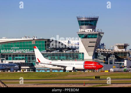 Helsinki, Finlandia - 25 Maggio 2018: Norvegese Boeing B737-800: aereo all'aeroporto di Helsinki | Utilizzo di tutto il mondo Foto Stock