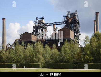 La trasformazione di un ex ferriere e un maggese industriale per il parco paesaggistico Duisburg-Nord, un parco pubblico e un monumento industriale, ex forni | Utilizzo di tutto il mondo Foto Stock