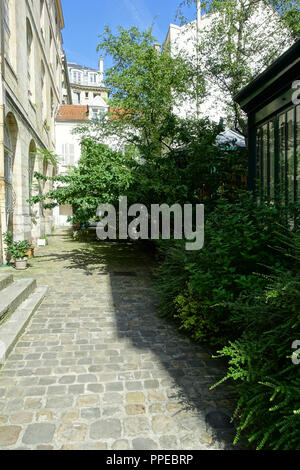 Parigi, Hinterhof 33 Rue de la Montagne, Seminaire des trente-trois, Kollegium der Dreiunddreißig (Priesterseminar) Foto Stock