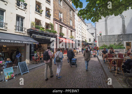 Parigi, Rue Mouffetard Foto Stock