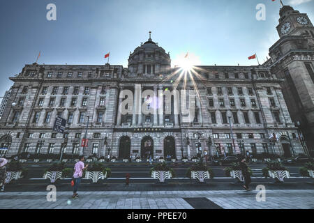 Shanghai Bund edifici della città il 20 giugno 2018 a Shanghai. Shanghai è un business emergenti e centro di economia della Cina. Foto Stock