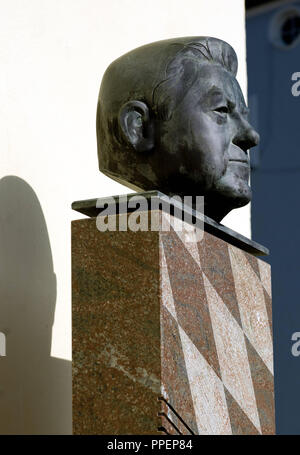 Busto di Franz Josef Strauss, ex Ministro Presidente della Baviera e ex Landrat (Distretto Amministratore) di Schongau. Foto Stock