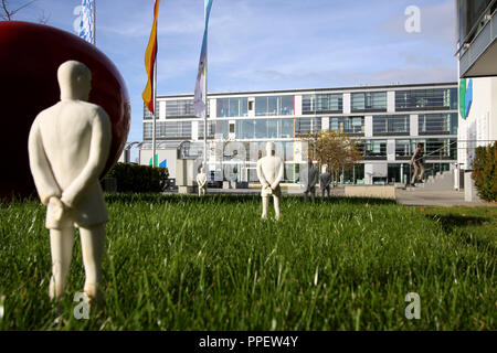 Apertura dell'estensione building West II all'innovazione e centro di avvio per la biotecnologia (IZB) in Martinsried, Planegg. Foto Stock