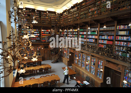 Nella sala di lettura della Biblioteca di diritto presso il Municipio. Foto Stock