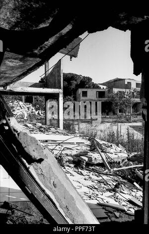 I separatisti FLNC bomba è un villaggio di vacanze in costruzione, Calvi, Corse, Francia Foto Stock