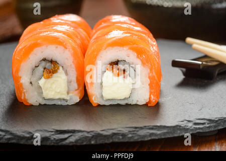 Il Sushi con la crema di formaggio Foto Stock