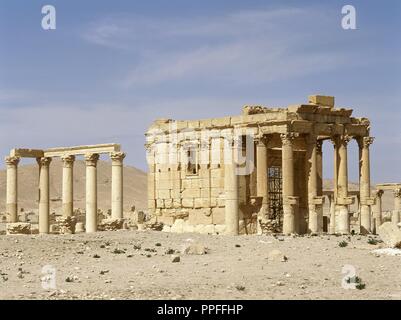 La Siria. Palmyra. Tempio di Baalshamin, dedicato ai Cananei sky divinità Baalshamin. Il tempio della prima fase risale alla fine del II secolo A.C. Il tempio fu sostanzialmente ricostruita nel 131 d.c. Nel V secolo d.c. fu convertito in una chiesa. È stata demolita nel 2015 da uno Stato islamico durante il siriano guerra civile. Foto Stock