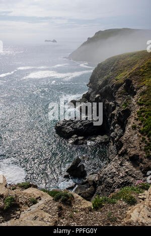 Nebbia di mare a testa Trevose, vicino a Padstow, Cornwall Foto Stock