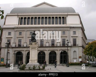 PLAZA DE ISABEL II - TEATRO REAL DE MADRID Y ESTATUA DE ISABEL II. Autore: LOPEZ AGUADO ANTONIO / MORENO CUSTODIO. Posizione: HOFTHEATER, KOENIGLICHES. MADRID. Spagna. Foto Stock