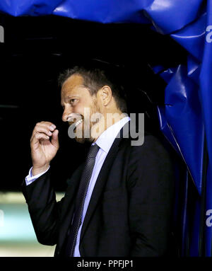 Fulham manager Jokanovic Slavisa prima del terzo round Carabao Cup match al New Den, Londra. Foto Stock