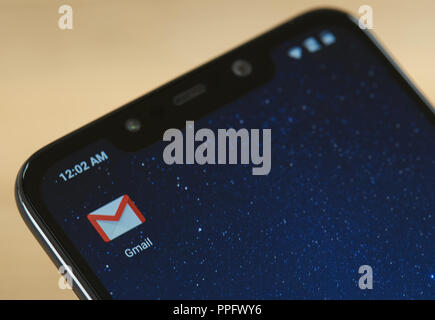 New york, Stati Uniti d'America - 24 settembre 2018: Gmail logo di posta elettronica sulla schermata dello smartphone vicino fino Foto Stock