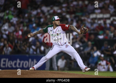 Héctor Velázquez lanciatore de Mexico, duranti el partido final de la Serie del Caribe en el Nuevo Estadio de los Tomateros en Minatitlan, Messico, Martes Foto Stock