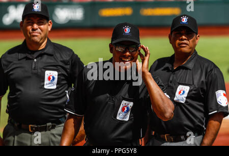 Equipo de Ampayers de la CBPC. Ampayer. . Partido de beisbol de la Serie del Caribe con el encuentro entre Caribes de Anzoátegui de Venezuela contra Foto Stock