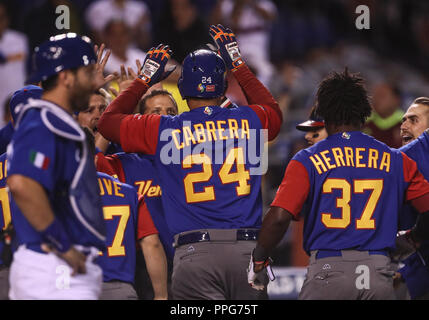 Homerun de Miguel Cabrera en la parte alta de la novena entrada que rappresentanouna la carrera 3 por 2 de italia, duranti el partido de desempate Italia vs Foto Stock