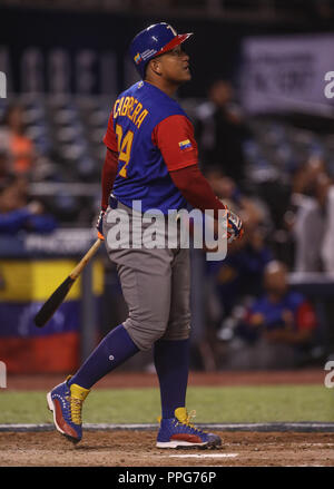 Homerun de Miguel Cabrera en la parte alta de la novena entrada que rappresentanouna la carrera 3 por 2 de italia, duranti el partido de desempate Italia vs Foto Stock