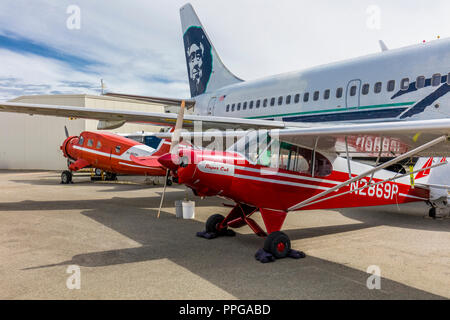 Viste Exteriorr dell'Alaska Aviation Museum si trova sul Lago di cappa ad Anchorage in Alaska Foto Stock