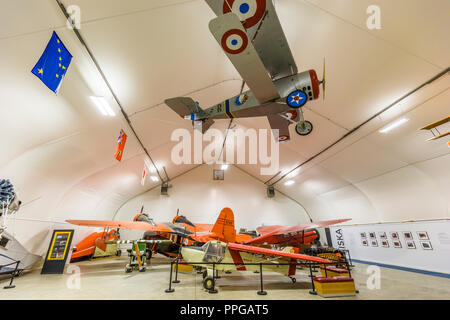 Vedute interne dell'Alaska Aviation Museum si trova sul Lago di cappa ad Anchorage in Alaska Foto Stock