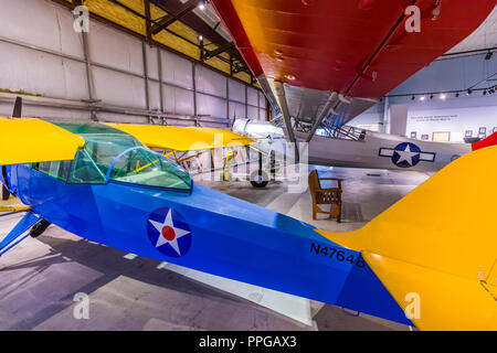 Vedute interne dell'Alaska Aviation Museum si trova sul Lago di cappa ad Anchorage in Alaska Foto Stock