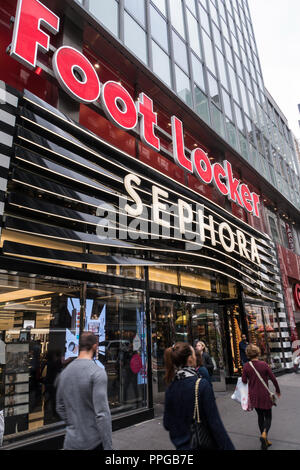 Foot Locker e Sephora Storefront su W. 34th Street, New York, Stati Uniti d'America Foto Stock