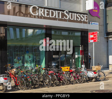 Winterthur, Svizzera - 19 Settembre 2018: ingresso ad un ufficio di Credit Suisse. Il Credit Suisse Group AG è una multinazionale svizzera investimenti b Foto Stock