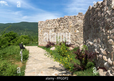 Rovine dell antica fortezza bizantina il Peristera nella città di Peshtera, Pazardzhik Regione, Bulgaria Foto Stock