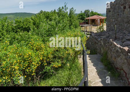 Rovine dell antica fortezza bizantina il Peristera nella città di Peshtera, Pazardzhik Regione, Bulgaria Foto Stock