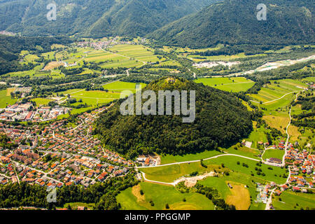 Tolmin Castello o castello sul Kozlov rob, al di sopra di Tolmino, Slovenia Foto Stock