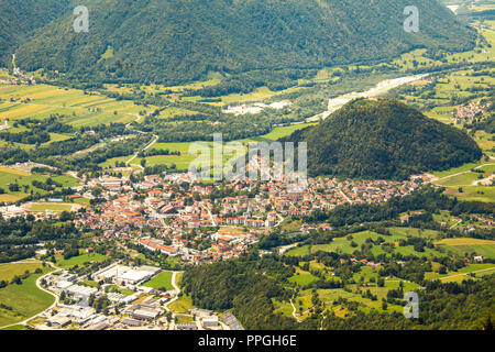 Tolmin Castello o castello sul Kozlov rob, al di sopra di Tolmino, Slovenia Foto Stock