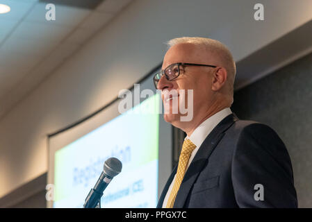 Irvine, California, USA. 23 Sep, 2018. FRANK LaFERLA, PhD., accoglie i partecipanti alla mente UCI Conferenza. Il dott. LaFerla è il preside della Scuola di scienze biologiche e condirettore, Istituto per menomazioni memoria e disturbi neurologici (UCI mente). La conferenza, intitolata "Le prove di oggi, trattamenti di domani, '' affrontato il tema della sperimentazione clinica. Credito: Stan Sholik/ZUMA filo/Alamy Live News Foto Stock