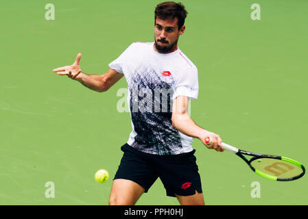 Chengdu Chengdu, in Cina. 26 Sep, 2018. Chengdu, Cina-American giocatore di tennis professionista Sam QUERREY sconfigge argentina di giocatore di tennis professionista Guido Pella 2-0 al 2018 ATP Open di Chengdu a Chengdu, southwest ChinaÃ¢â'¬â"¢s nella provincia di Sichuan, Settembre 25th, 2018. Credito: SIPA Asia/ZUMA filo/Alamy Live News Foto Stock