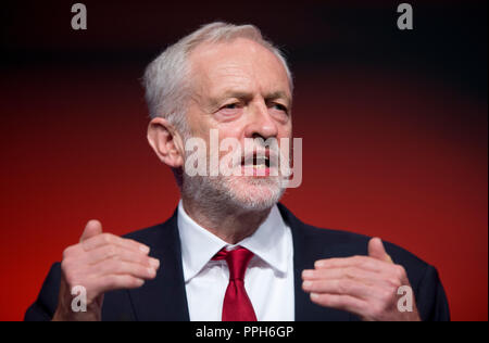 Liverpool, Regno Unito. Il 26 settembre 2018. Jeremy Corbyn, leader dell'opposizione, leader del partito laburista e manodopera MP per Islington a nord, parla durante il Partito Laburista conferenza in Liverpool. © Russell Hart/Alamy Live News. Foto Stock