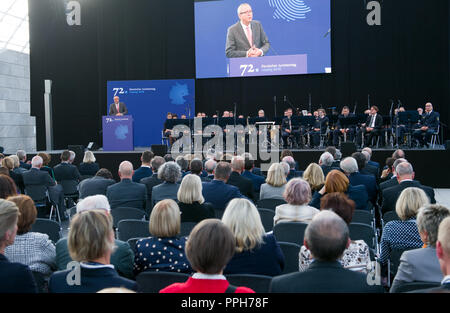 26 settembre 2018, in Sassonia, Lipsia: Andreas Voßkuhle, presidente della Corte costituzionale federale, parla di apertura della 72esima avvocati tedeschi" Giorno a Lipsia. Più di 2500 partecipanti da giustizia, politica, economia e scienza si incontrano a Lipsia in Europa più grande congresso giuridico. Foto: Hendrik Schmidt/dpa-Zentralbild/dpa Foto Stock