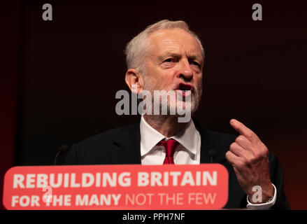 Liverpool. 26 Sep, 2018. Il British Labour Party leader Jeremy Corbyn parla al Partito laburista Conferenza annuale 2018 di Liverpool, in Gran Bretagna il 7 settembre 26, 2018. Credito: Han Yan/Xinhua/Alamy Live News Foto Stock