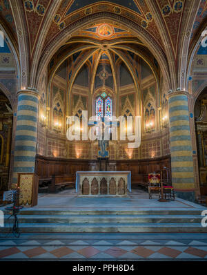 Vista interna nella chiesa di Sant'Andrea a Spello, Umbria, Italia. Foto Stock