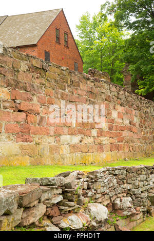 Muro perimetrale con Guardiola, vecchia prigione New-Gate & miniera di rame di preservare archeologico, Connecticut Foto Stock