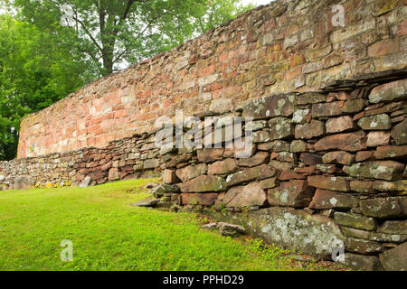 Parete perimetrale, vecchia prigione New-Gate & miniera di rame di preservare archeologico, Connecticut Foto Stock