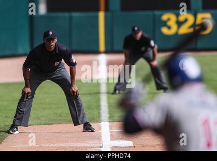 Ampayes , duranti el partido de beisbol de la Serie del Caribe entre Republica Dominicana vs Puerto Rico en el Nuevo Estadio de los Tomateros en Culi Foto Stock