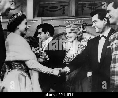 Mario Lanza, la regina Elisabetta II, Joan regan, London Palladium, Londra 1957 Foto Stock