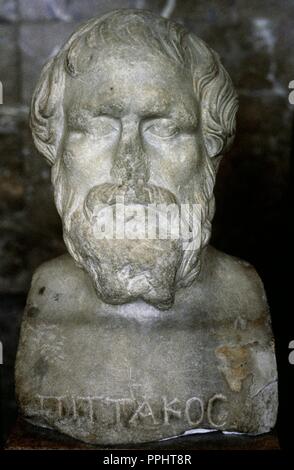 Pittacus di Mytilene (640-568 a.C.). Antica Mytilenaen generale militare e uno dei Sette Savi della Grecia. Busto in marmo. Copia romana di originale greco, del IV secolo A.C. Il museo del Louvre. Parigi. La Francia. Foto Stock