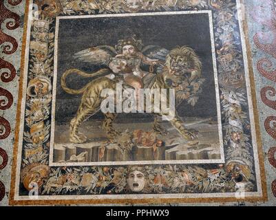 Mosaico romano. Giovani Dionysos cavalcare la tigre. Pompei, Casa del Fauno (VI, 12, 2). Ii secolo A.C. Museo Archeologico Nazionale di Napoli. L'Italia. Foto Stock