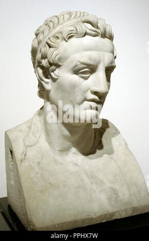 Tolomeo III Euergetes (282-222 a.C.). Re di Egitto. Busto. Il marmo. Copia romana di un originale del III secolo A.C. Peristilio rettangolare. Villa dei Papiri di Ercolano. Museo Archeologico Nazionale. Napoli. L'Italia. Foto Stock