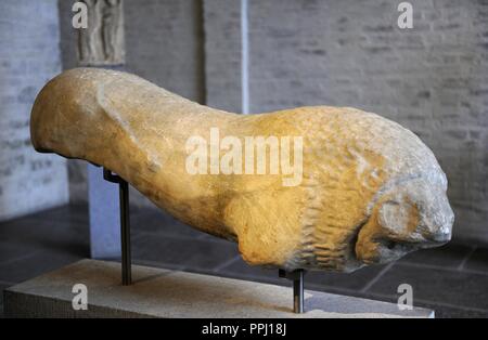 Arte greche. Stile arcaico. Lion. Circa 520 BC. Funeray figura o offerta votiva in un santuario. Glyptothek. Monaco di Baviera. Germania. Foto Stock