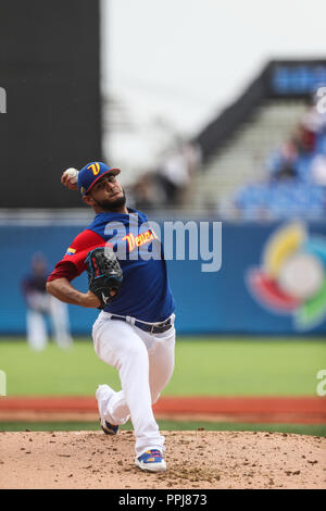 Martin Perez brocca inicial de Venezuela hace lanzamientos en el cierre del primer inning, duranti el partido entre Italia vs Venezuela, mondo Baseba Foto Stock