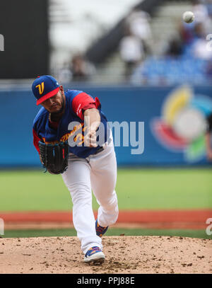 Martin Perez brocca inicial de Venezuela hace lanzamientos en el cierre del primer inning, duranti el partido entre Italia vs Venezuela, mondo Baseba Foto Stock