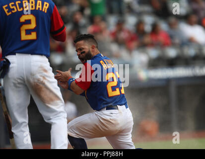 Jose Altuve de Venezuela celebra carrera en la quinta entrada, duranti el partido entre Italia vs Venezuela, World Baseball Classic en estadio Charros Foto Stock