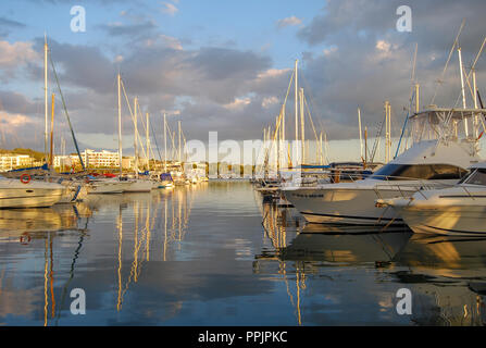 Tramonto a porta Alcudias Mallorca Foto Stock